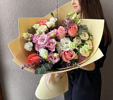 Букет цветов из:  Розы, Лизиантусы и Гвоздики #REPLACE_PRED# Подъячево